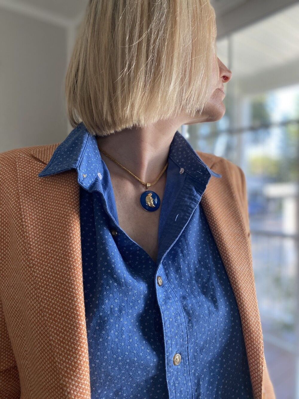 LORO PIANA is a chic single-breasted blazer made of wool and cashmere.